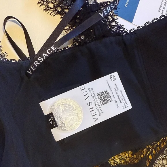 Versace Black and Gold Floral Lace bustier. - Picture 3 of 4